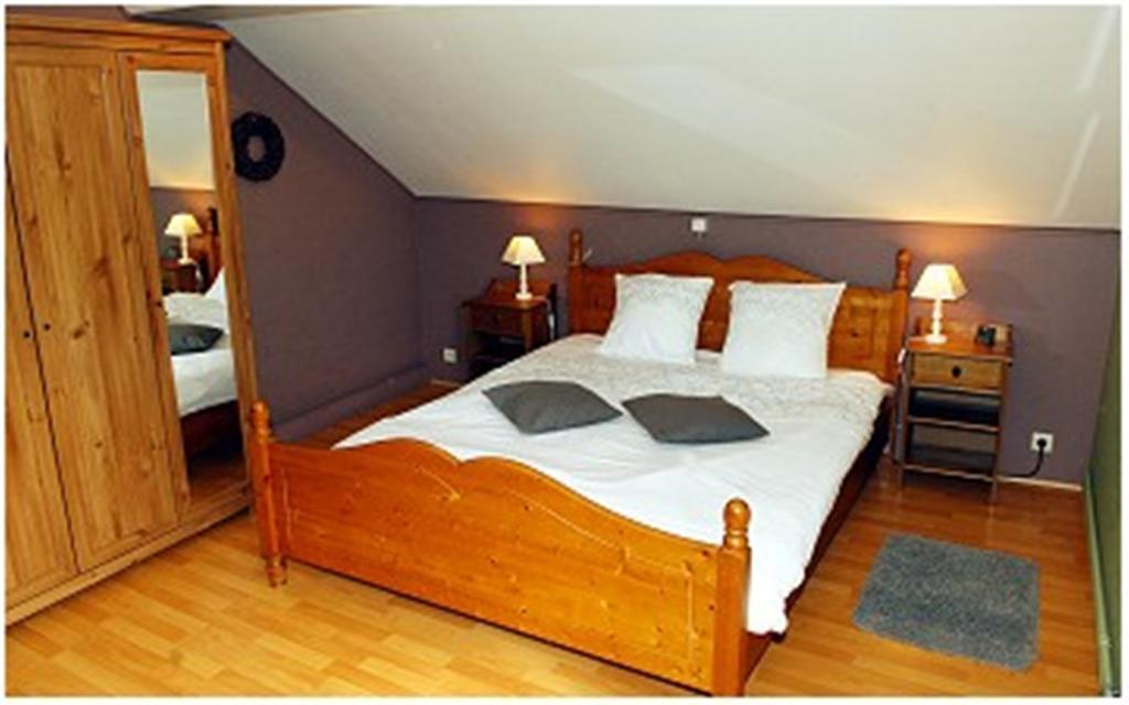Bed En Breakfast Le Freyr ดีน็อง ภายนอก รูปภาพ