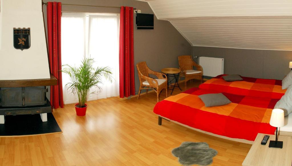 Bed En Breakfast Le Freyr ดีน็อง ภายนอก รูปภาพ